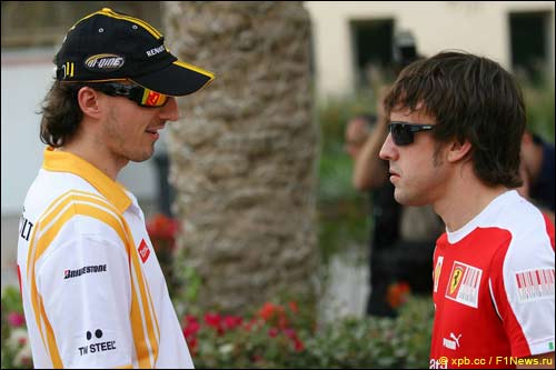 Роберт Кубица и Фернандо Алонсо на Гран При Бахрейна 2010 года