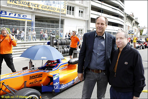Герхард Бергер и Жан Тодт на гонке Формулы 3 в По