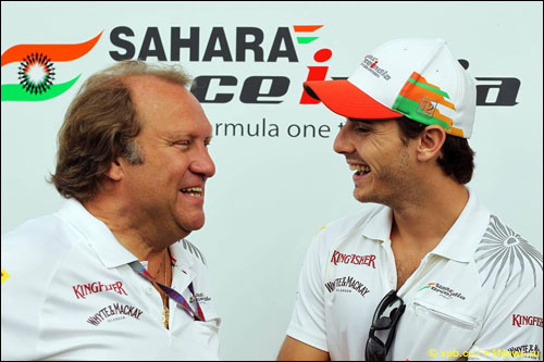 Жюль Бьянки и исполнительный директор Force India Роберт Фернли