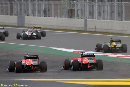 Пилоты Marussia на старте Гран При Кореи