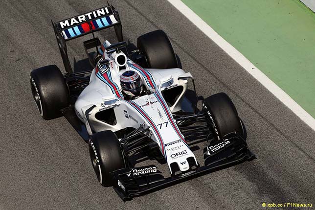 Валттери Боттас за рулём Williams FW37 на тестах в Барселоне