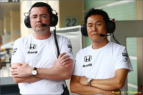 Эрик Булье и Ясухиса Араи, директор Honda Motorsport