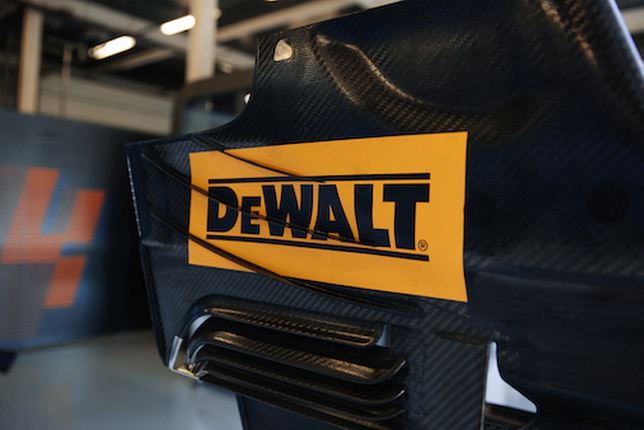 Логотип DeWalt