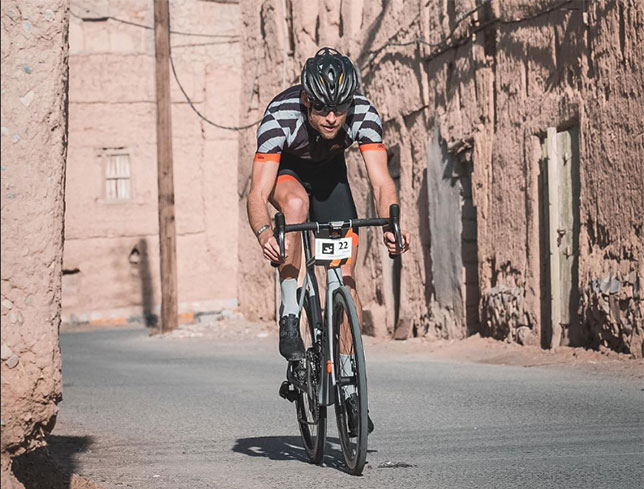 Дженсон Баттон на маршруте велогонки Haute Route Oman