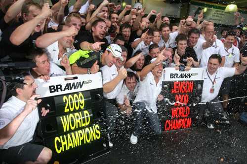 Brawn GP празднует победу!