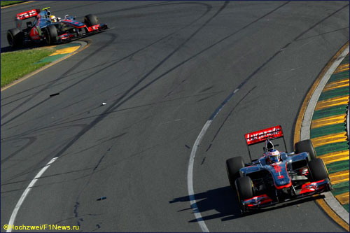 Пилоты McLaren на трассе Гран При Австралии