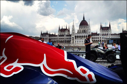 Демонстрационная машина Red Bull Racing в Будапеште
