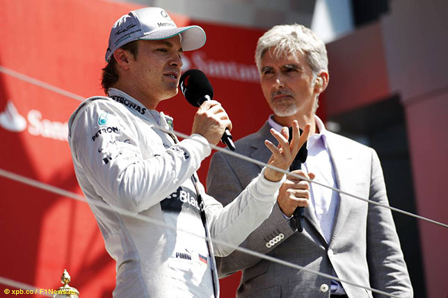 Деймон Хилл берёт интервью у Нико Росберга, победителя Гран При Великобритании 2013 года