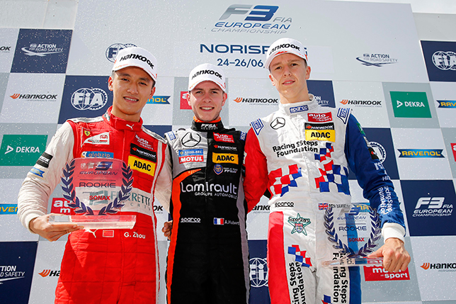 Новички европейской Формулы 3: Гуан Ю Чжоу, Антуан Юбер и Бен Барникоат