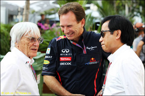 Берни Экклстоун и Кристиан Хорнер с совладельцем компании Red Bull Чалермом Йовидхьей