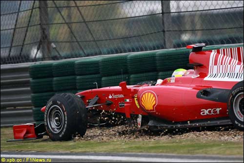 Фелипе Масса за рулем Ferrari на трассе Гран При Китая