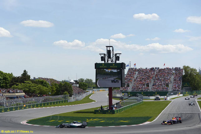 Mercedes и Red Bull Racing на прошлогоднем Гран При Канады