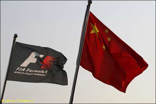 Формула 1 будет приезжать в Китай еще как минимум семь лет