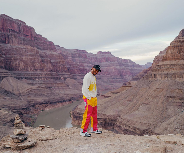 Льюис Хэмилтон на фоне Большого каньона, фото из Instagram гонщика