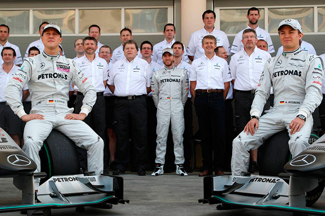 Команда Mercedes перед началом сезона 2010 года
