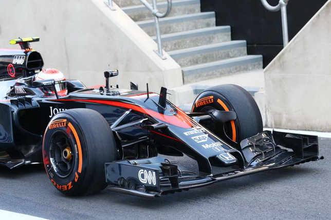 Гран При Великобритании. Шины Pirelli на McLaren Дженсона Баттона
