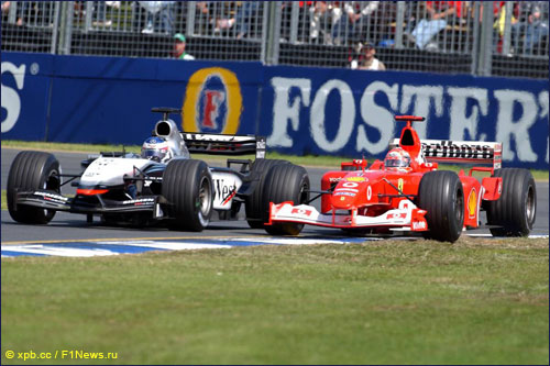 Борьба Кими Райкконена и Михаэля Шумахера на Гран При Австралии 2003 года