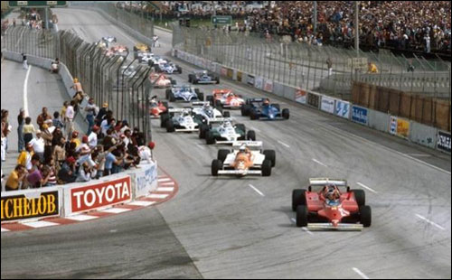 Старт Гран При Лонг-Бич 1981 года. Жиль Вильнев впереди, но явно "не попадает" в первый поворот