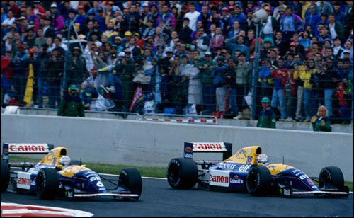 Борьба Риккардо Патрезе (№6) и Найджела Мэнселла на Гран При Франции 1992 года