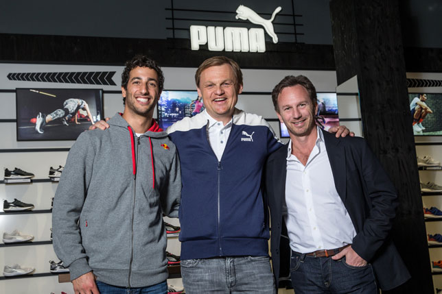 Даниэль Риккардо и Кристиан Хорнер с исполнительным директором Puma Бьорном Гулденом