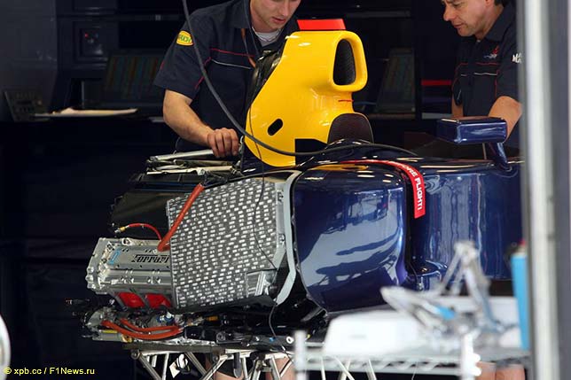 В 2006 году двигатели Ferrari уже стояли на машинах Red Bull Racing