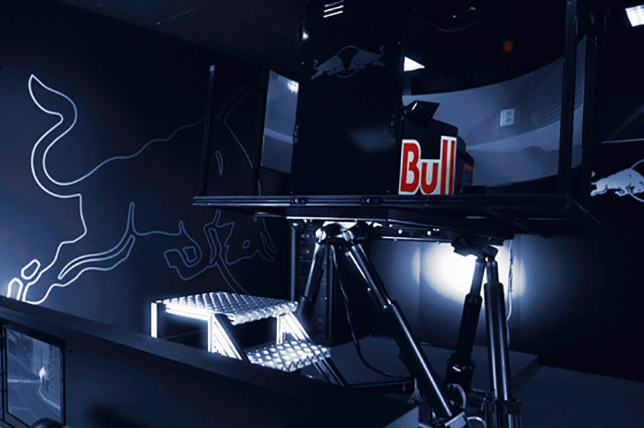 Симулятор Red Bull Racing предыдущего поколения
