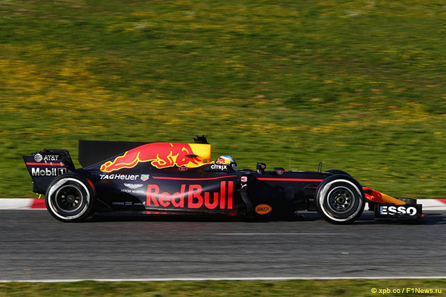 Машина Red Bull Racing на тестах в Барселоне