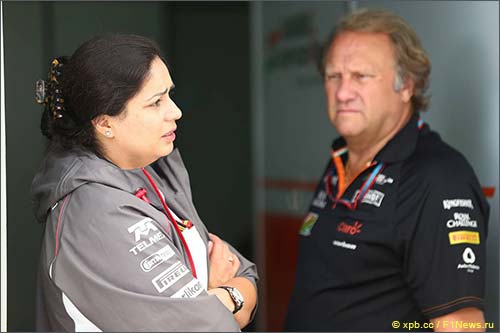 Мониша Кальтенборн и Роберт Фернли, заместитель руководителя Force India