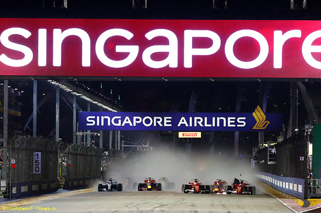 Авария на старте Гран При Сингапура