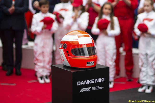Минута молчания в память о Ники Лауде перед стартом Гран При Монако