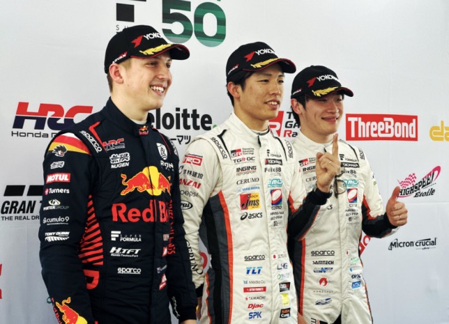 Первая тройка по итогам квалификации на Autopolis,  Лиам Лоусон крайний слева, фото Super Formula