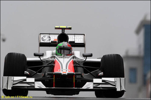 Тонио Лиуцци за рулем H111 на Гран При Турции