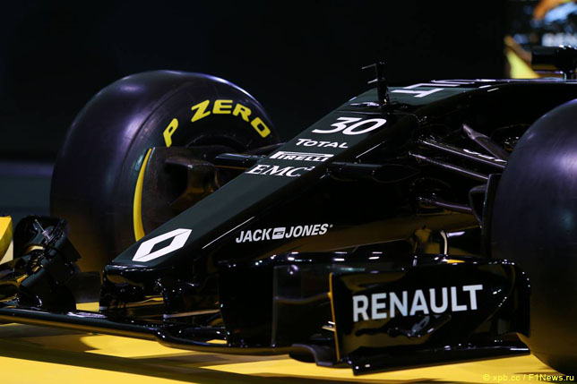 Логотип Jack & Jones на носовом обтекателе Renault