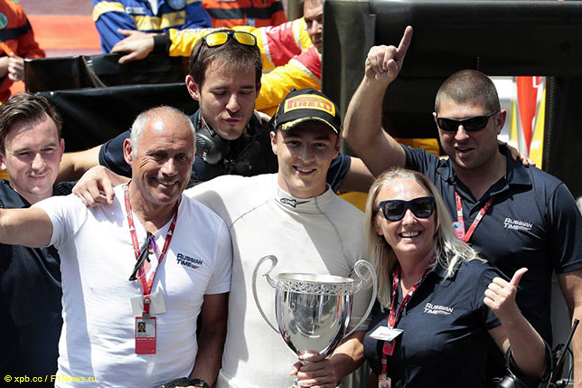 Артём Маркелов (в центре), победитель гонки GP2 в Монако