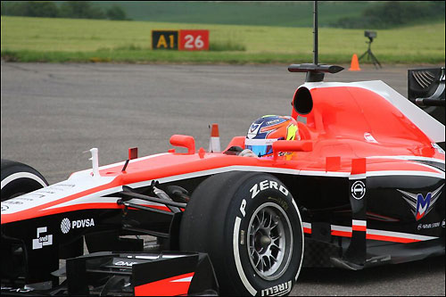 Тио Эллинас за рулем Marussia MR02