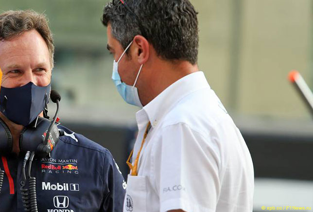 Майкл Маси, директор гонок FIA, и Кристиан Хорнер