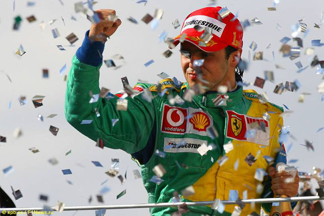 Фелипе Масса на подиуме Гран При Бразилии 2006 года