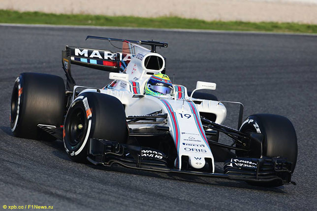 Фелипе Масса за рулём Williams FW40 на тестах в Барселоне