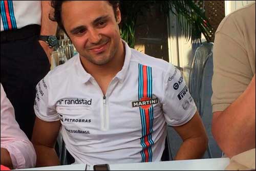 Фелипе Масса во время интервью в моторхоуме Williams после аварии