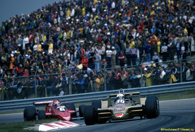 Эпизод Гран При Голландии 1979 года в Зандфорте, борьбу ведут гонщик Brabham Нельсон Пике (слева) и Йохен Масс из Arrows
