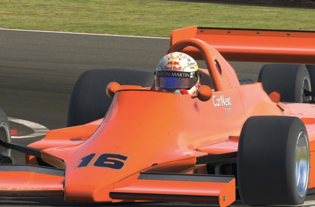 Макс Ферстаппен за рулём виртуальной машины Lotus 79 на трассе в Оултон-парке