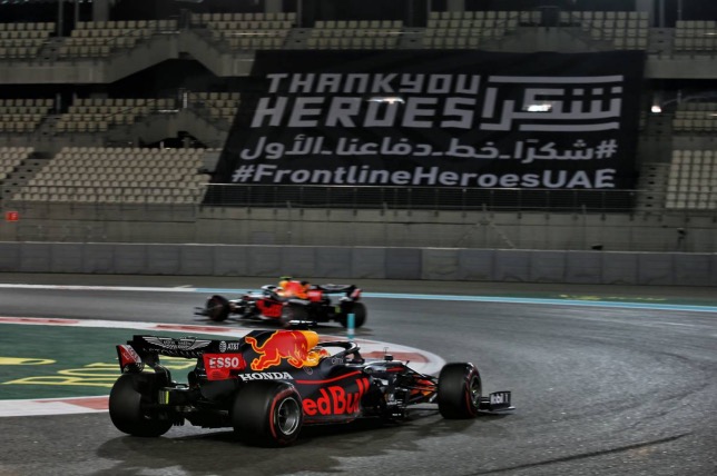 Гонщики Red Bull Racing на тренировках в Абу-Даби