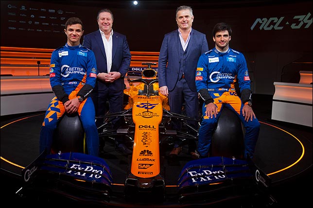 Гонщики и руководство McLaren на презентации новой машины