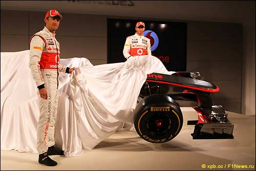 Презентация McLaren MP4-27