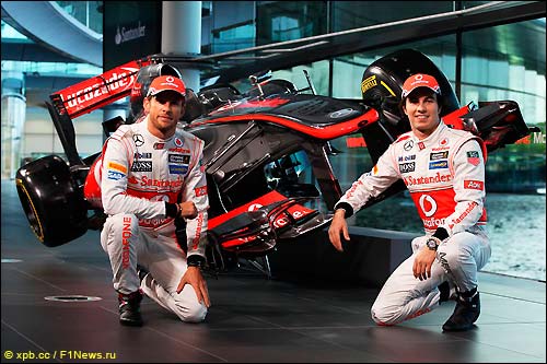 Дженсон Баттон и Серхио Перес на презентации McLaren MP4-28