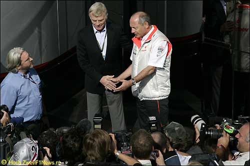 Публичное примирение Макса Мосли и Рона Денниса на Гран При Бельгии 2007 г.