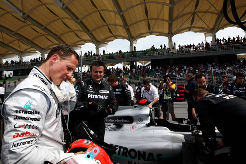 Михаэль Шумахер на стартовой решетке Гран При Малайзии