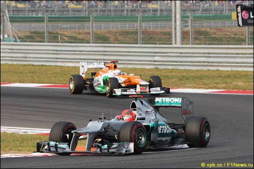 Михаэль Шумахер и Пол ди Реста на Гран При Кореи