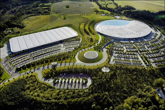Вид на McLaren Technology Center