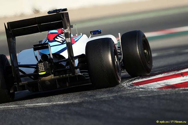 Williams FW37 на тестах в Барселоне